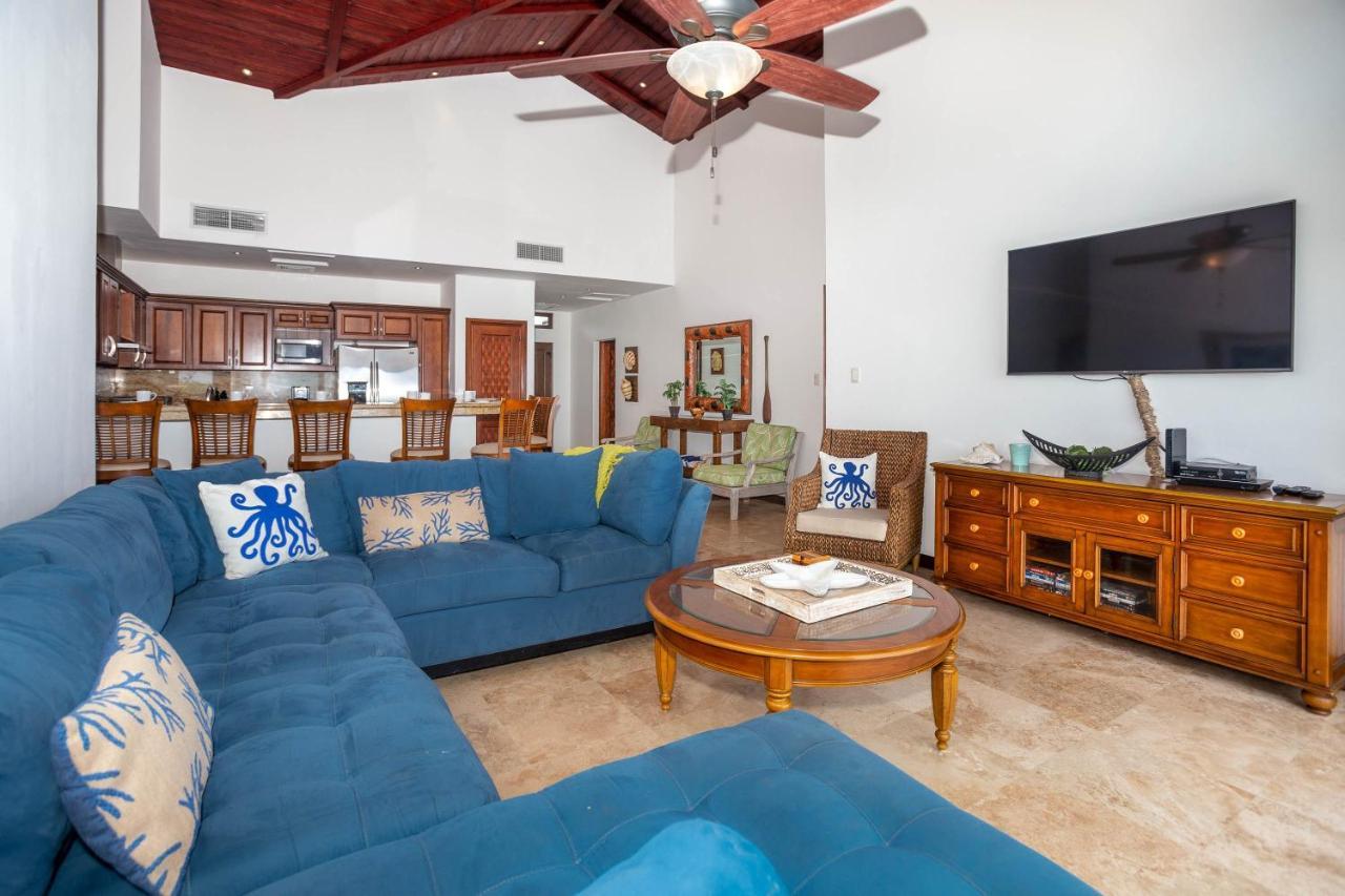 Pristine Bay Villa 1304 With Large Pool - 3 Bedroom Condo French Harbour Bagian luar foto