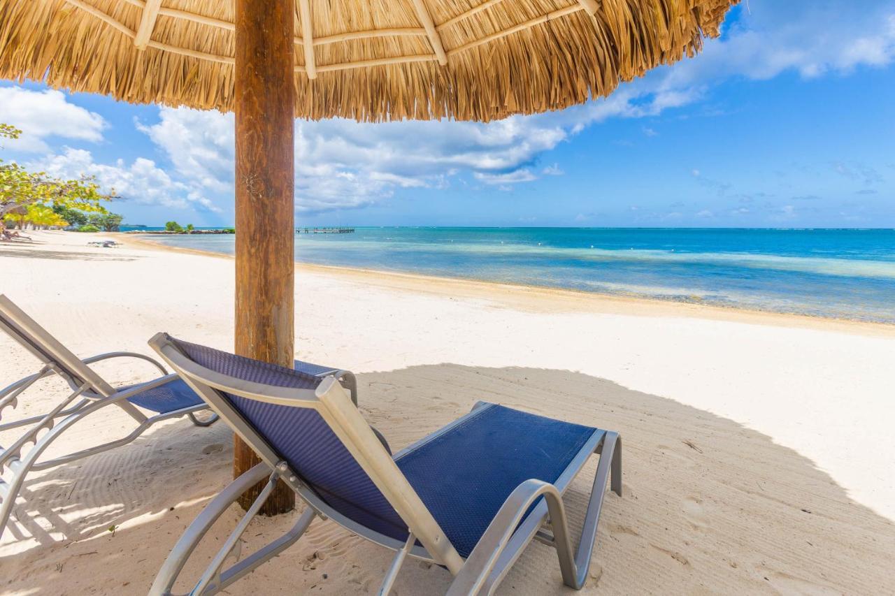 Pristine Bay Villa 1304 With Large Pool - 3 Bedroom Condo French Harbour Bagian luar foto